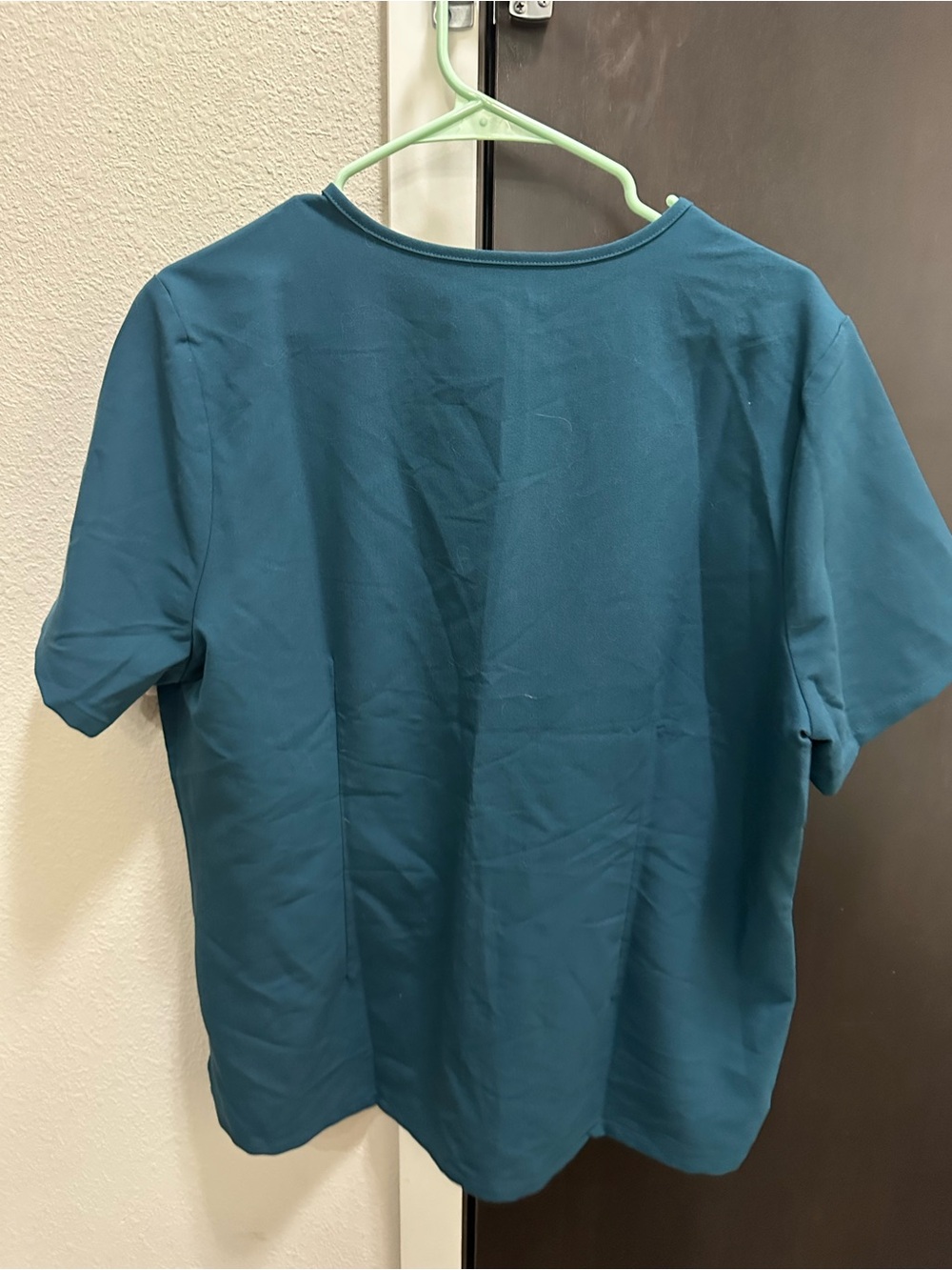 FIGS Caribbean Blue Scrub Top and Joggers Set - Picture 3 of 8